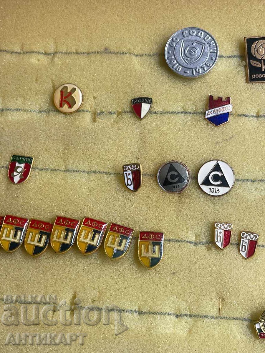 Bulgaria football football clubs lot of 53 badges signs with price 75.00 BGN | € 38.35