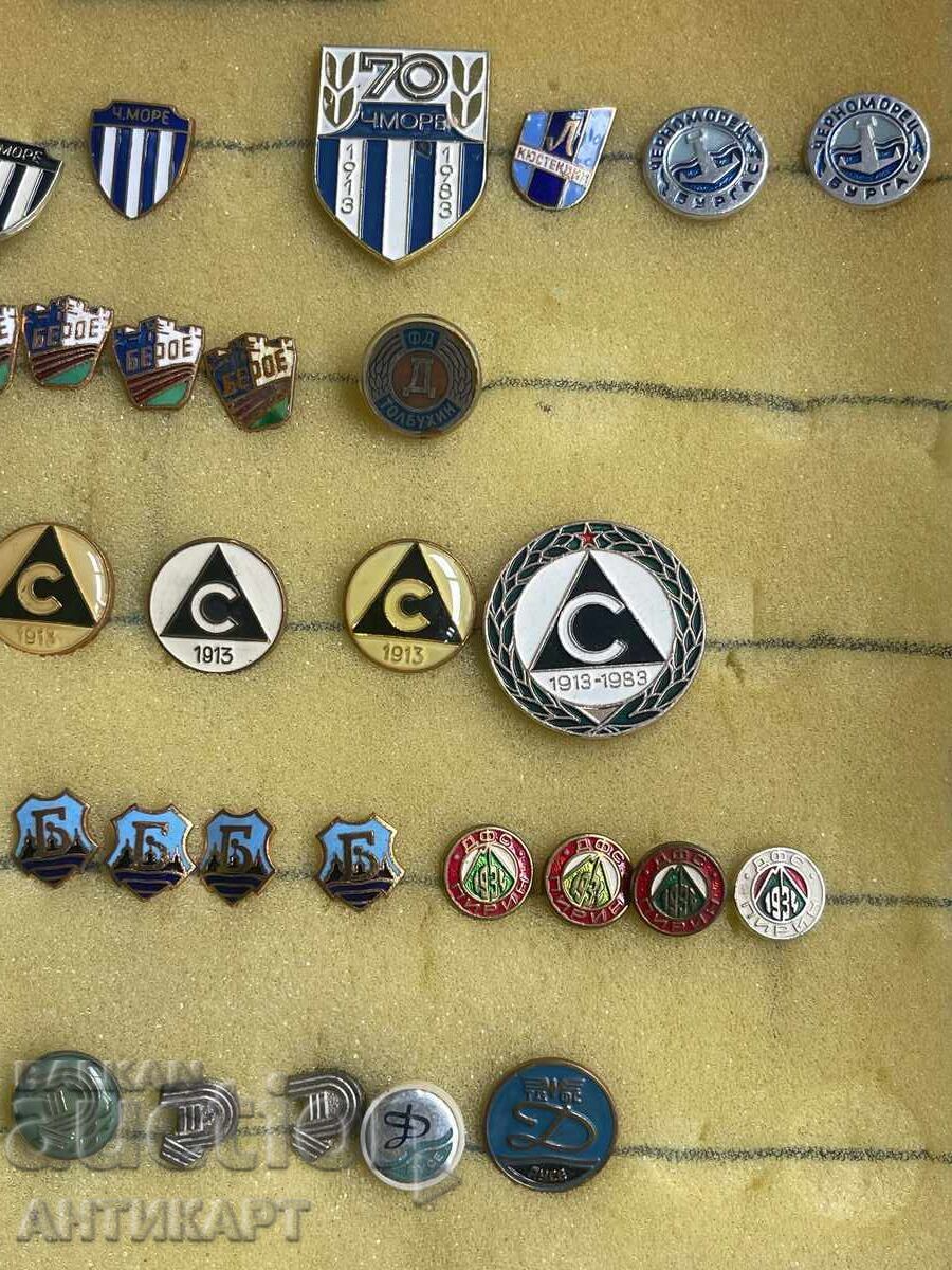 Delivery of Bulgaria football football clubs lot of 53 badges signs