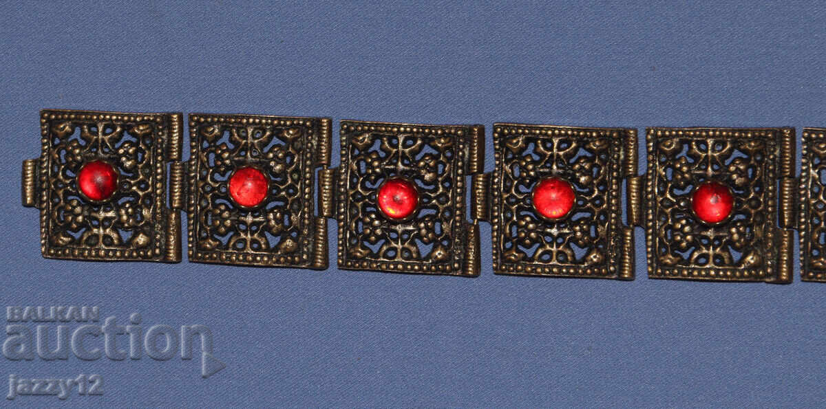 Livrarea Brățară veche tradițională din bronz Livrarea Brățară veche tradițională din bronz