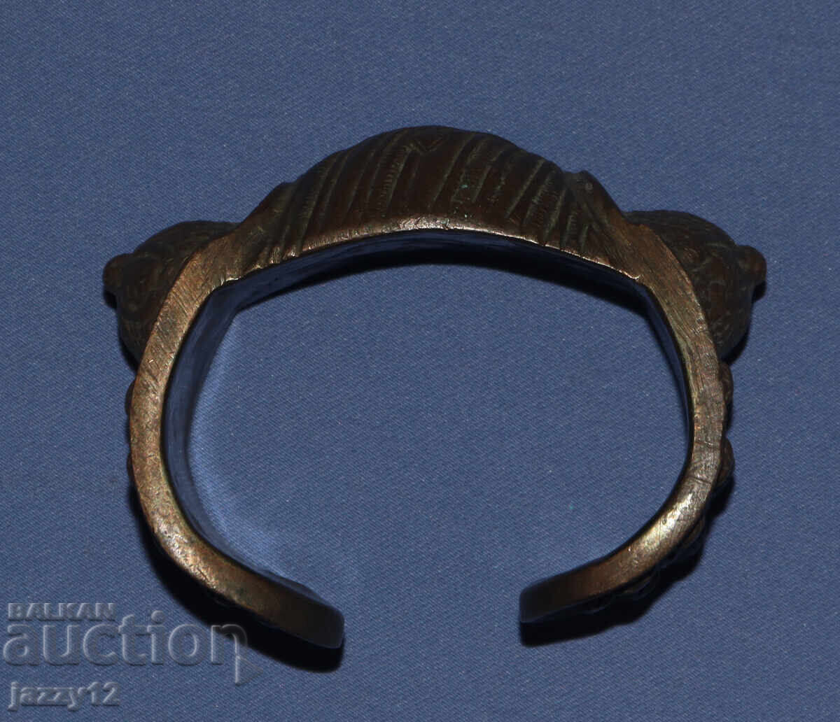 Δημοπρασία Παλαιό μπρούτζινο βραχιόλι-σφεντόνα με σταυρό