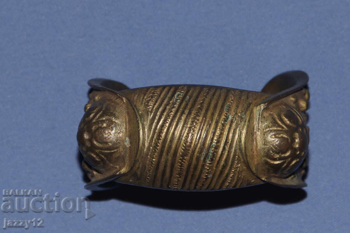 Παλιά μπρούτζινη βραχιόλι σφεντόνα με τιμή 200.00 BGN | € 102.26