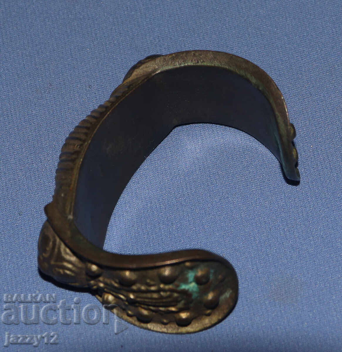 Παράδοση Παλιά μπρούτζινη βραχιόλι σφεντόνα