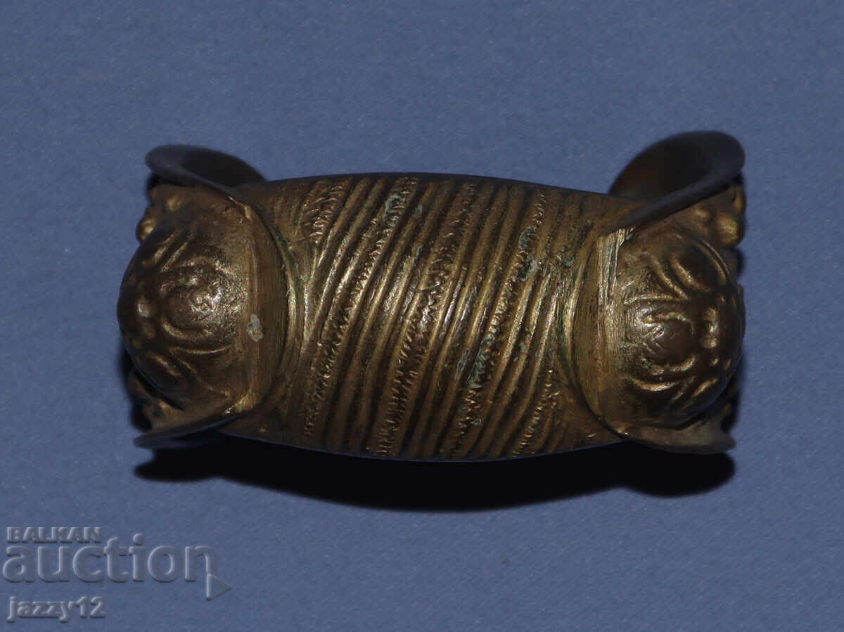 Παλιά μπρούτζινη βραχιόλι σφεντόνα