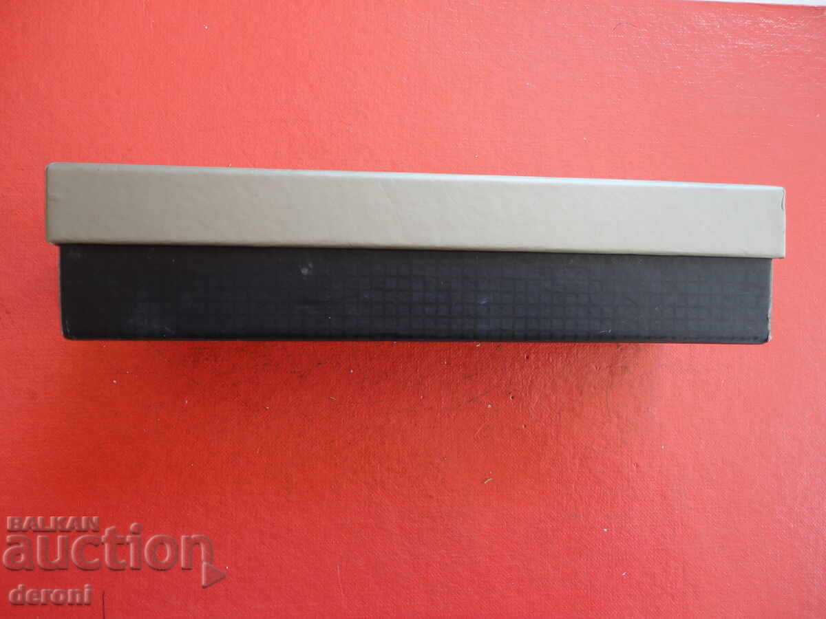 Livrarea Cutie pentru stilou Parker