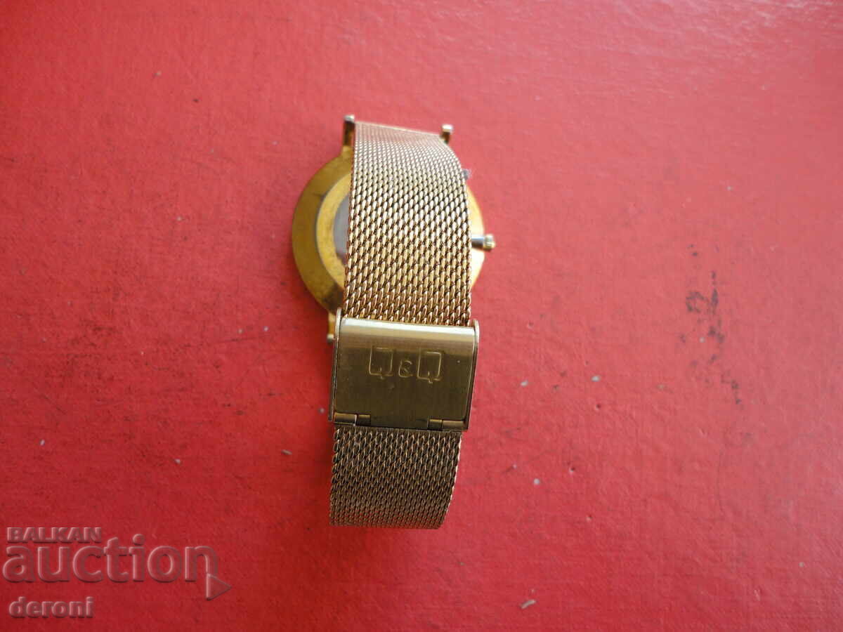 Delivery of Great gold-plated Q&Q watch