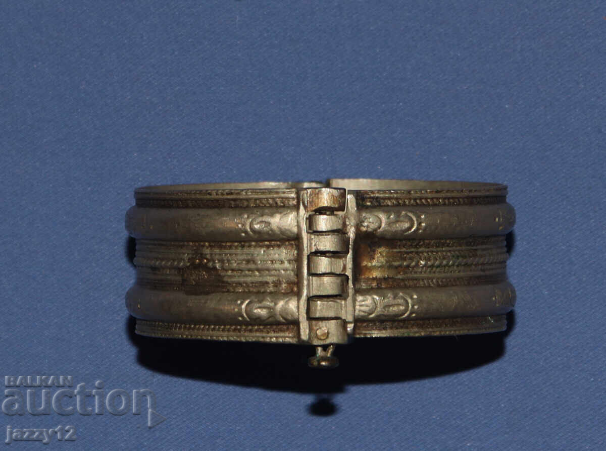 Παλιό ασημένιο παραδοσιακό βραχιόλι με τιμή 200.00 BGN | € 102.26