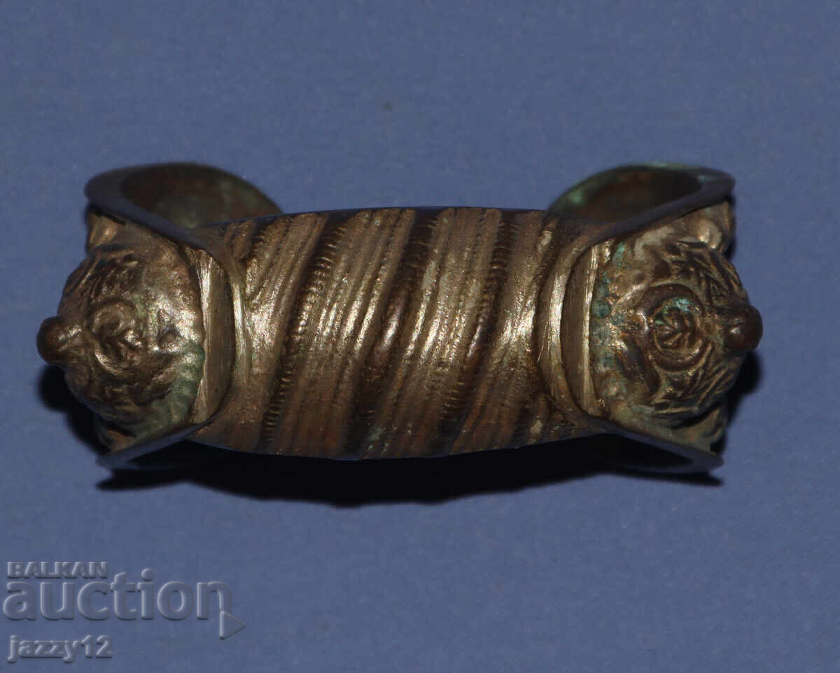 Παλιά μπρούτζινη βραχιόλι σφεντόνα