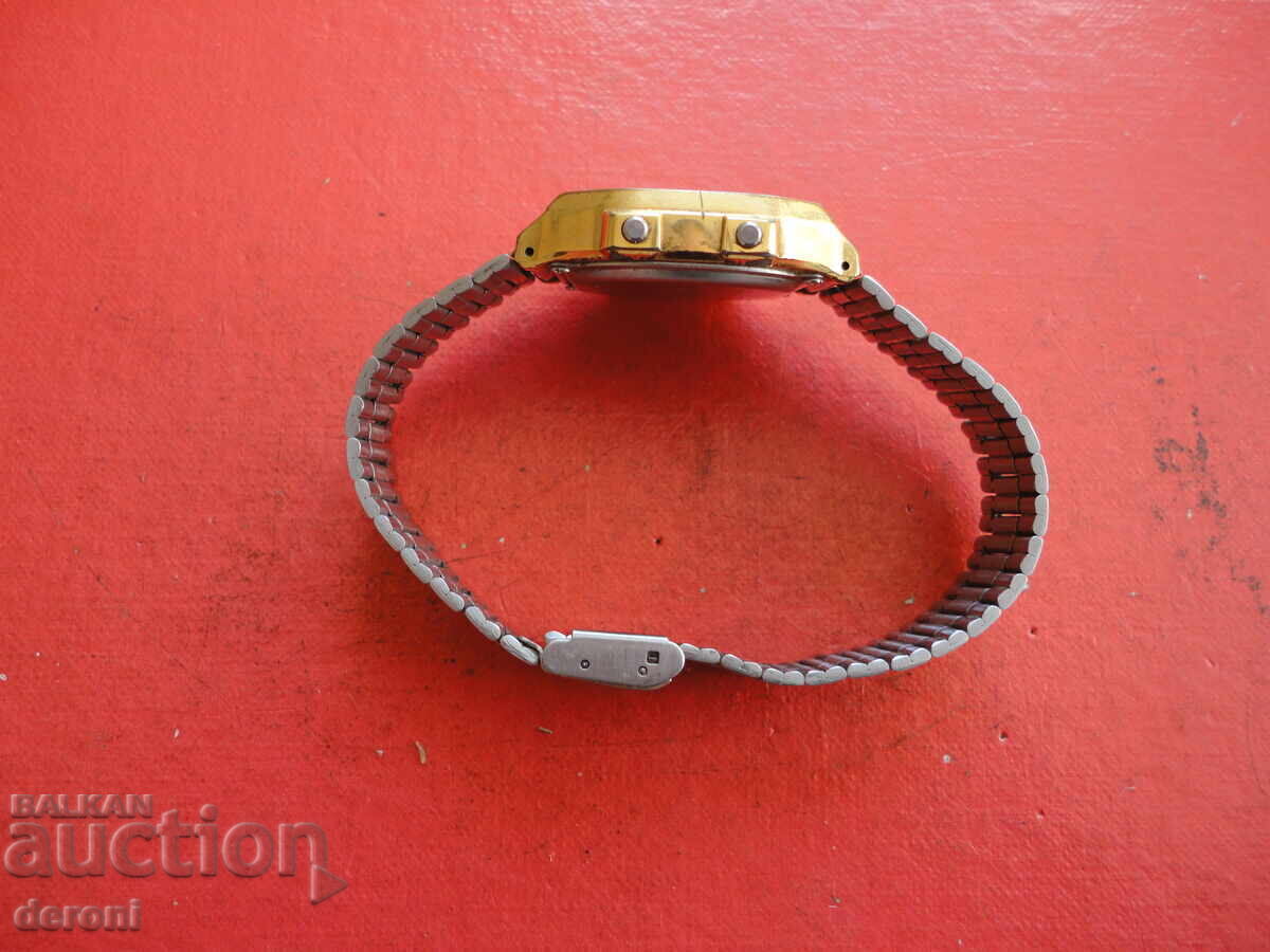 Позлатен часовник Casio - 5 Позлатен часовник Casio - 5