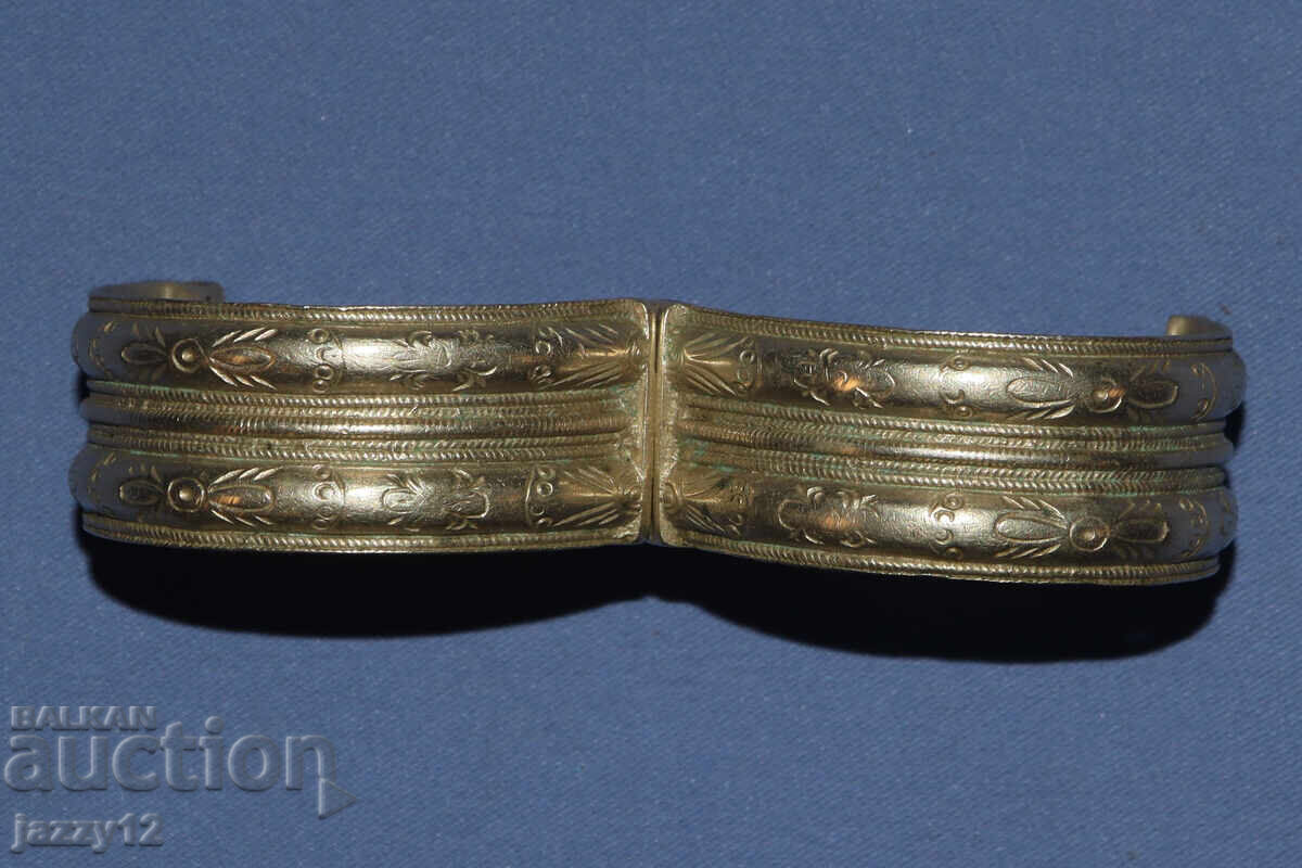 Delivery of Old silver traditional bracelet