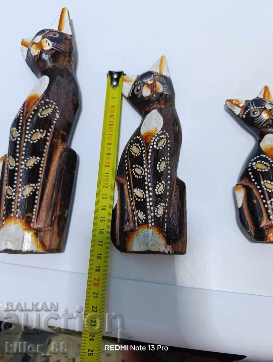 Παράδοση Ξυλόγλυπτα γατάκια Παράδοση Ξυλόγλυπτα γατάκια