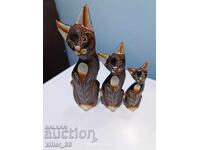 Sculpturi în lemn pisici