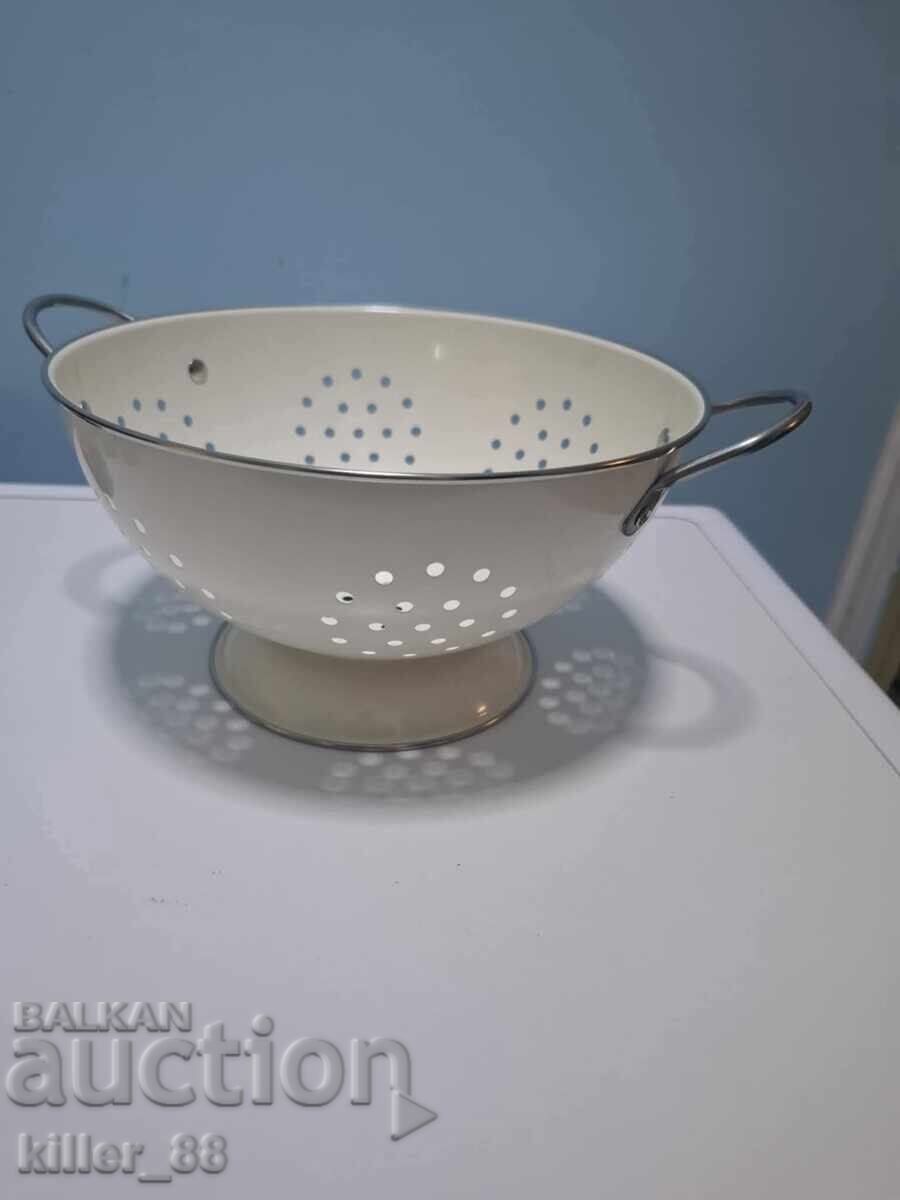 Μεταλλικό σουρωτήρι Μεταλλικό σουρωτήρι