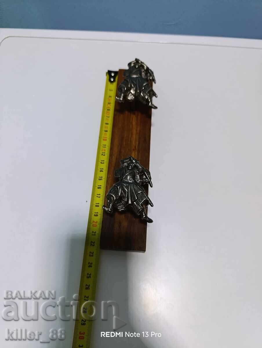 Κρεμάστρα με σαμουράι - 6