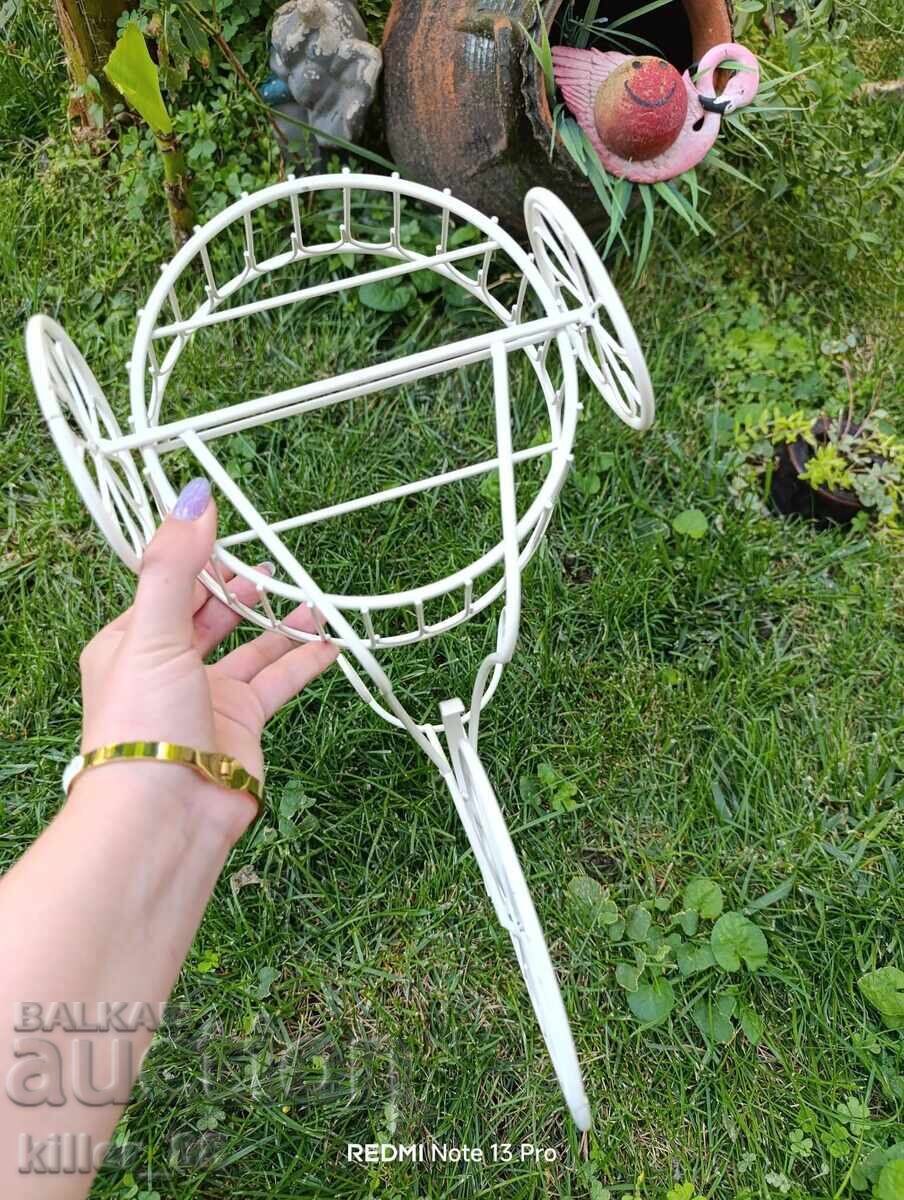 Δημοπρασία Μεταλλική βάση για γλάστρα σε σχήμα τροχού