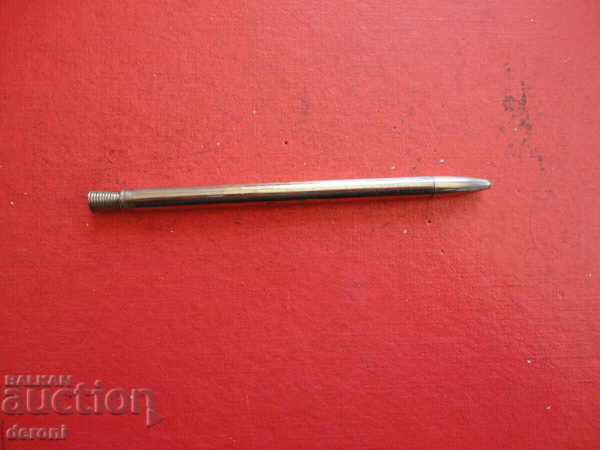 Gold-plated Maybelline Velvet Black Eyeliner - 7