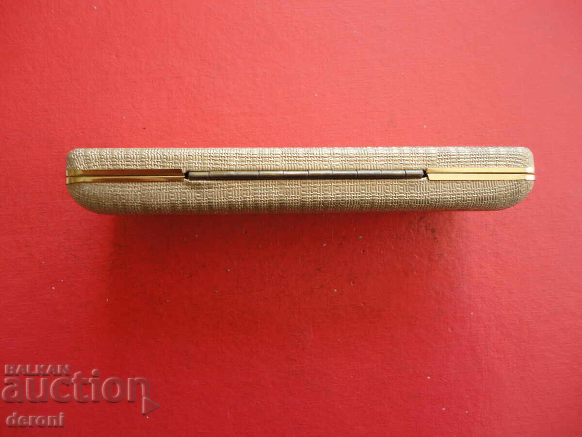 Λουξ κουτί χρυσού για στυλό με τιμή 30.00 BGN | € 15.34