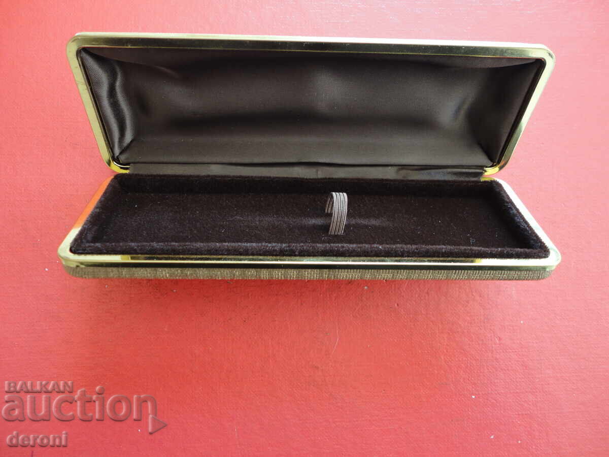 Παράδοση Λουξ κουτί χρυσού για στυλό