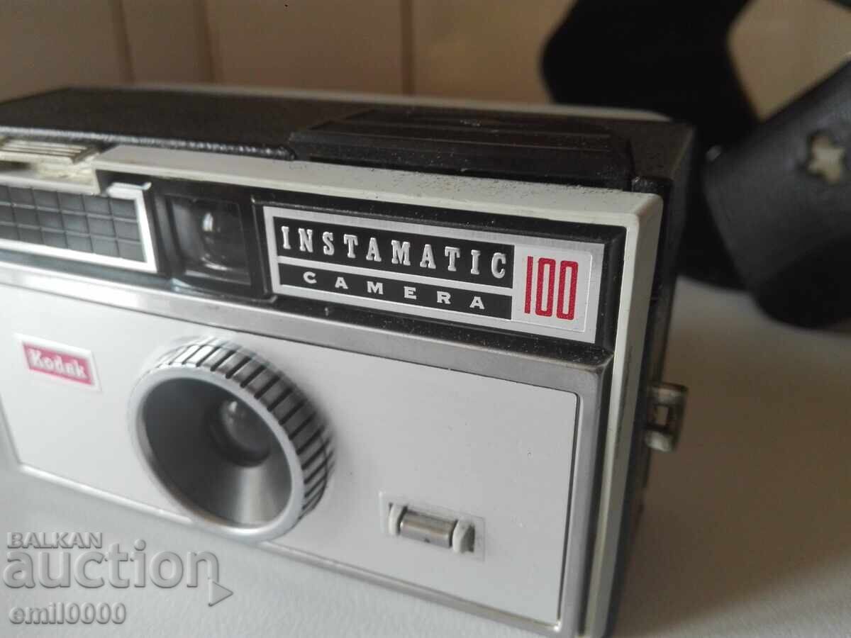 Παλιά γερμανική φωτογραφική μηχανή KODAK Instamatic 100 με τιμή 24.99 BGN | € 12.78