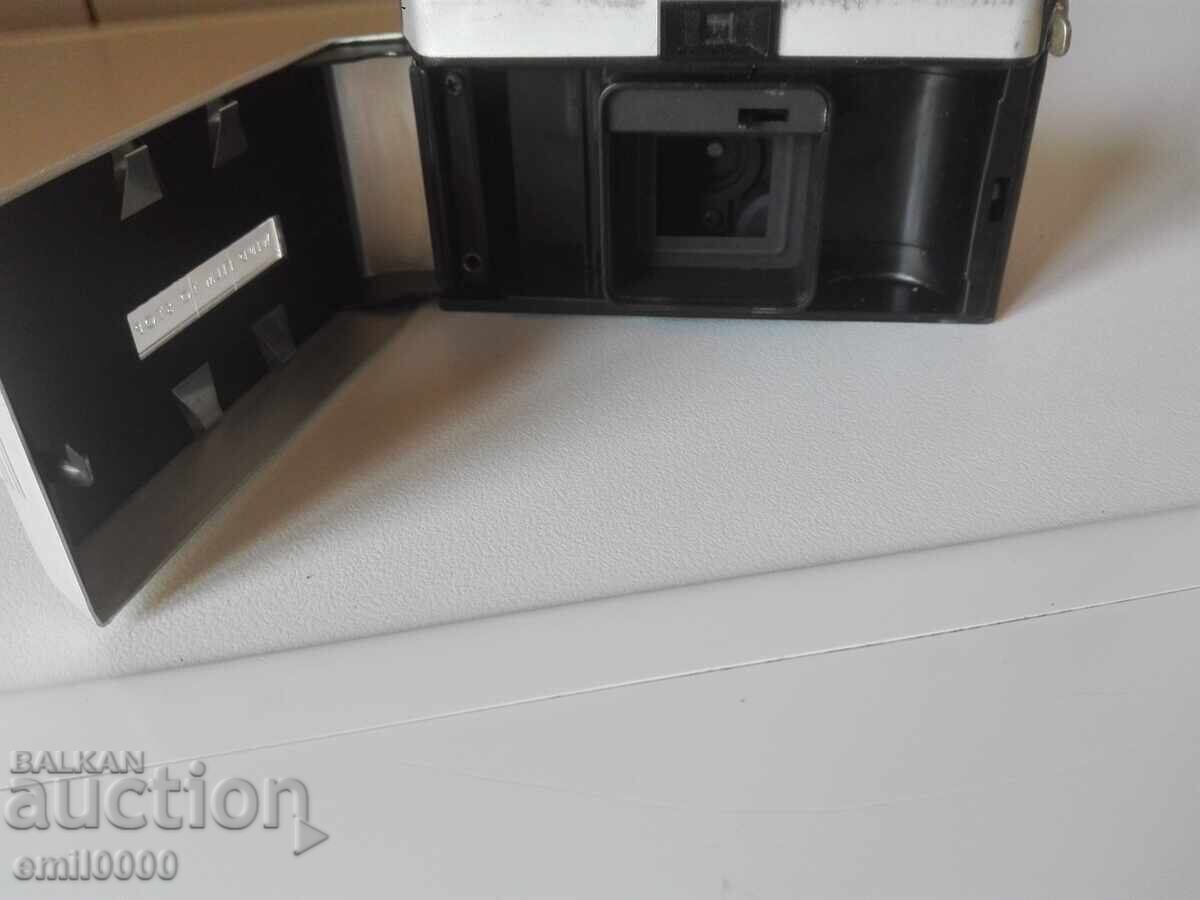 Стар немски фотоапарат KODAK Instamatic 100. - 6