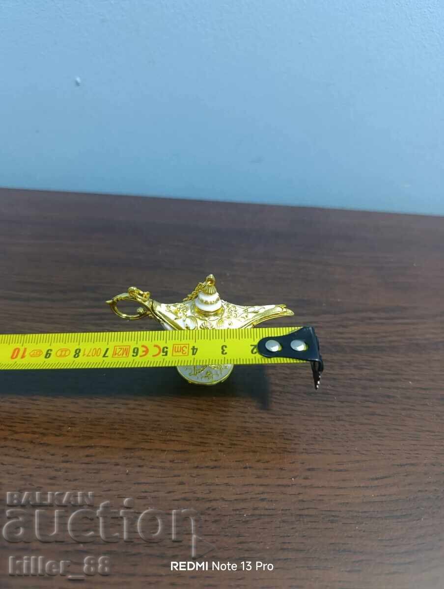 Μινιατούρα Λάμπα του Αλαντίν με τιμή 17.00 BGN | € 8.69 Μινιατούρα Λάμπα του Αλαντίν με τιμή 17.00 BGN | € 8.69