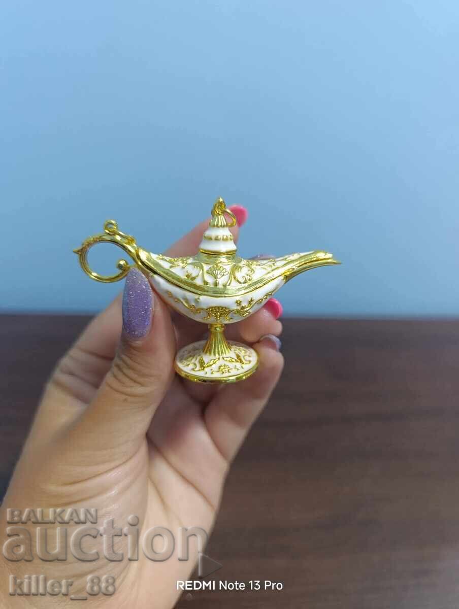 Δημοπρασία Μινιατούρα Λάμπα του Αλαντίν Δημοπρασία Μινιατούρα Λάμπα του Αλαντίν