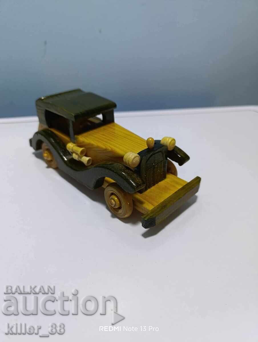 Дървен автомобил Дървен автомобил