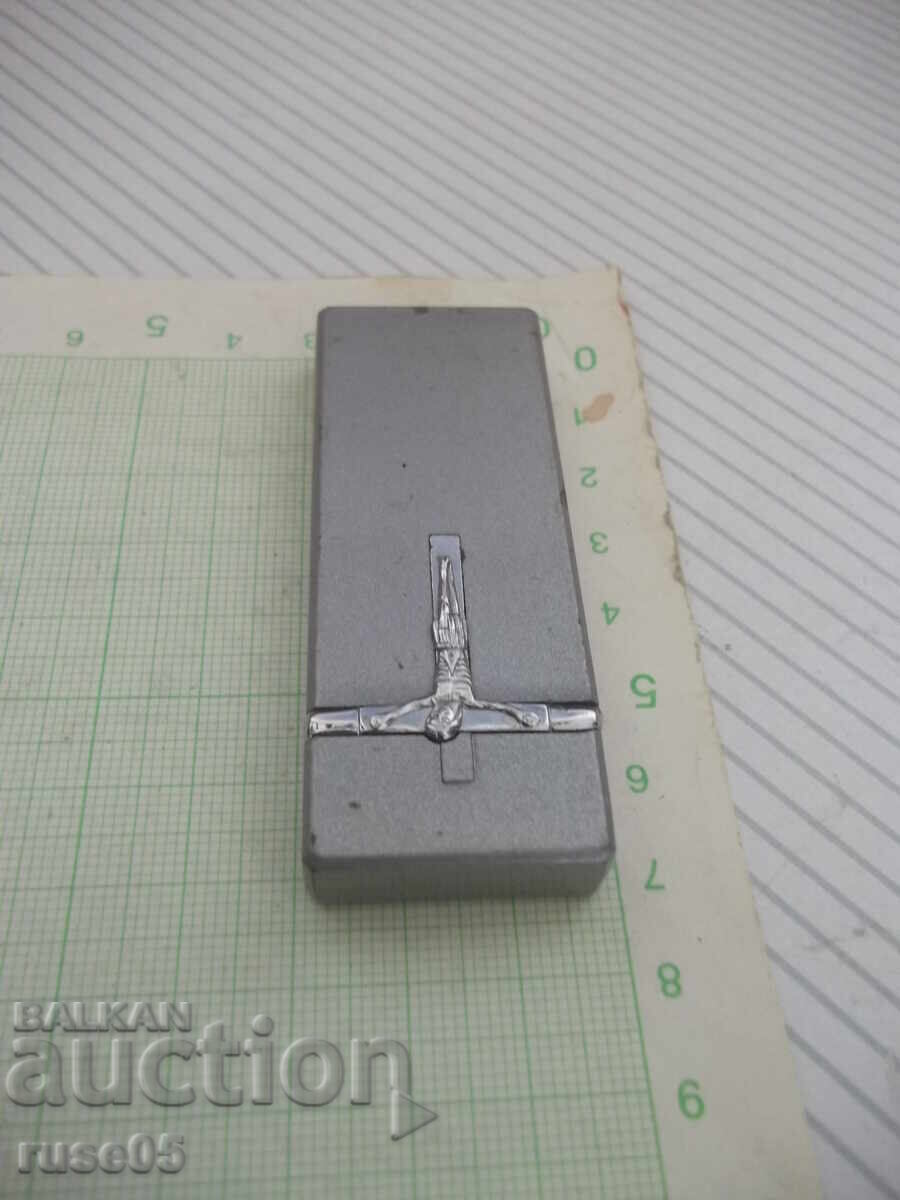 Delivery of Gas lighter with crucifix, piezoelectric, with jet flame Delivery of Gas lighter with crucifix, piezoelectric, with jet flame