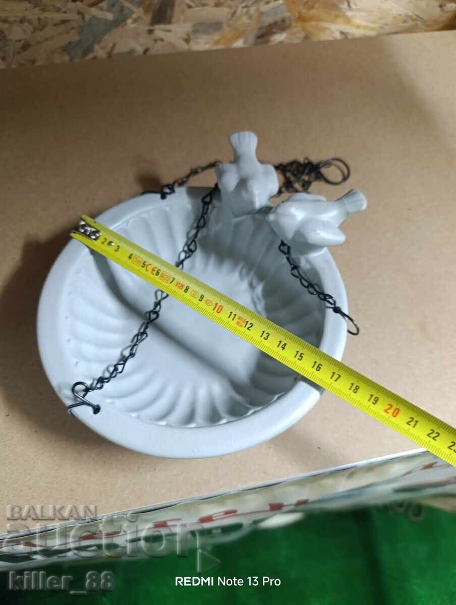 Παράδοση Τάιστρα πουλιών Παράδοση Τάιστρα πουλιών