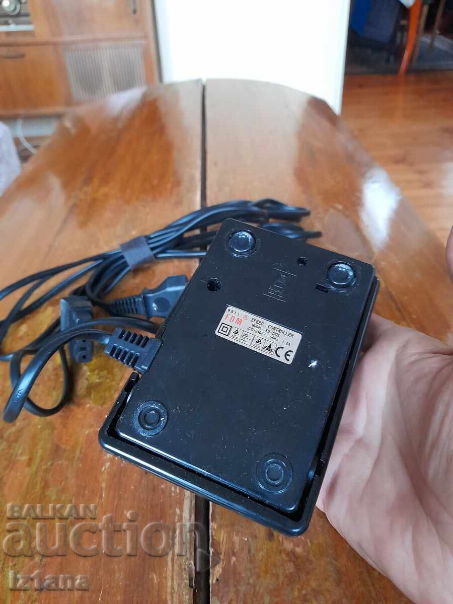 Παλιά πεντάλ ραπτομηχανής - 5 Παλιά πεντάλ ραπτομηχανής - 5