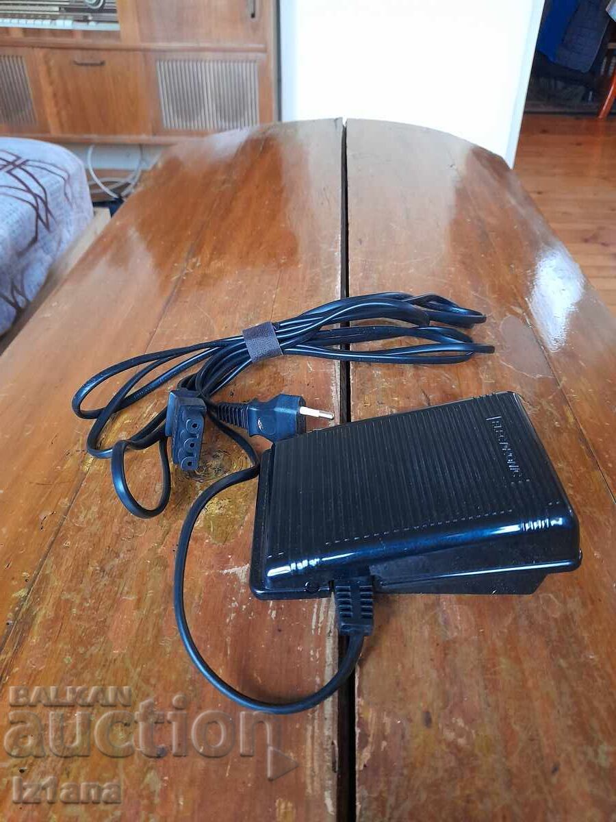 Παλιά πεντάλ ραπτομηχανής Παλιά πεντάλ ραπτομηχανής