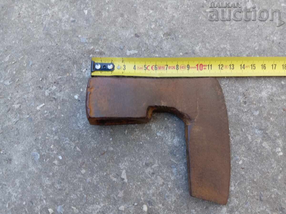 Παλιό μικρό τσεκούρι, τσεκούρι, σφυρήλατο σίδερο με λεπίδα σπαθιού