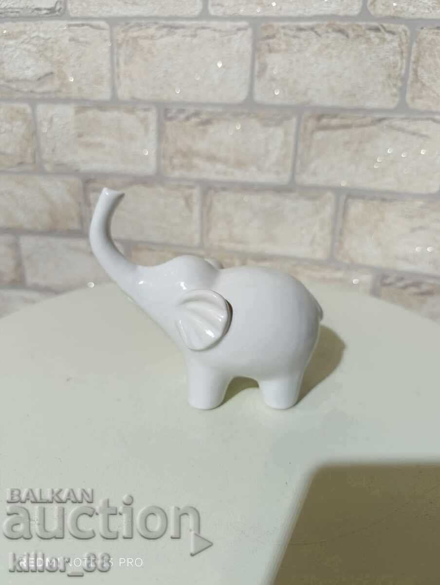 Auction  Porcelain elephant for good luck