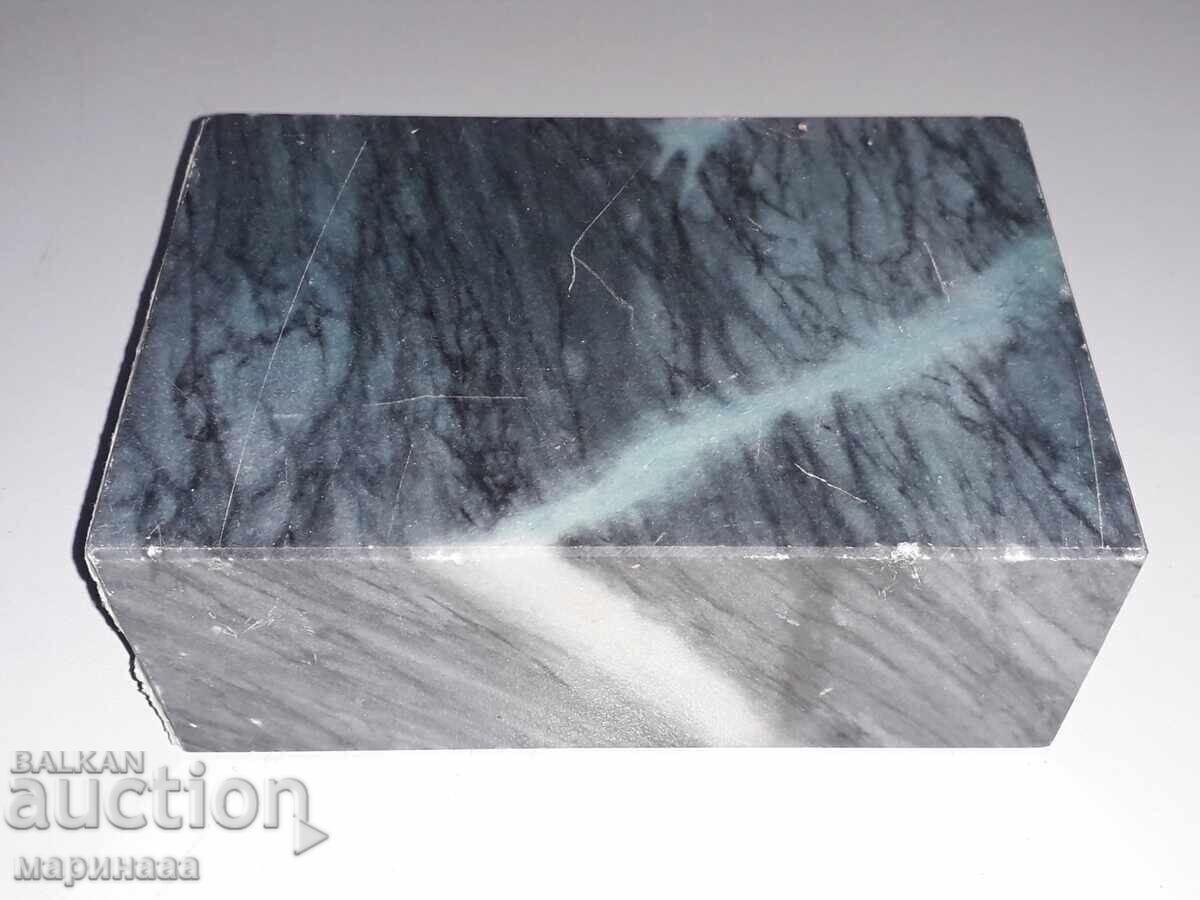 SUPORT. PRESPAPIE. MARMURA 2,5 KG cu preț 7.00 BGN | € 3.58 SUPORT. PRESPAPIE. MARMURA 2,5 KG cu preț 7.00 BGN | € 3.58