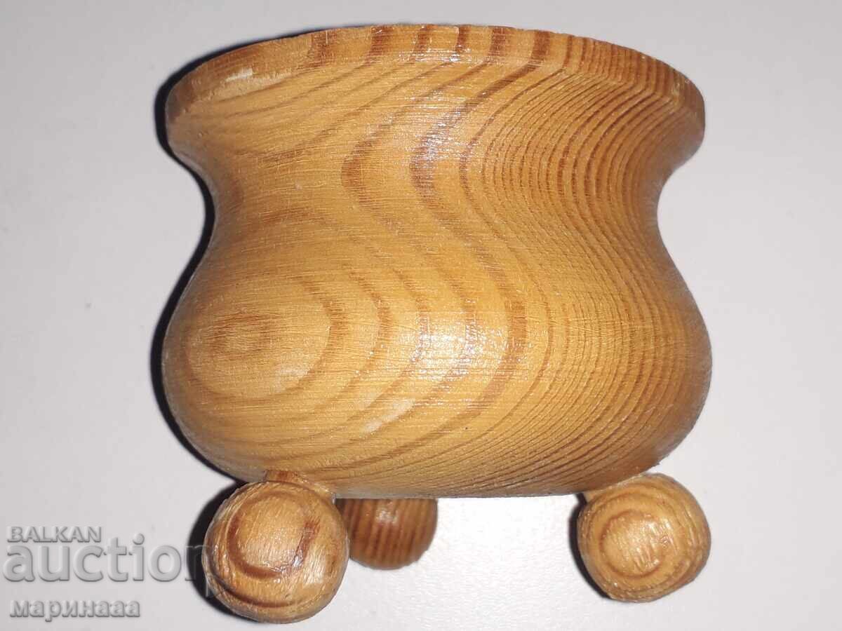 Auction SET OF CANDLE HOLDERS. WOOD Auction SET OF CANDLE HOLDERS. WOOD