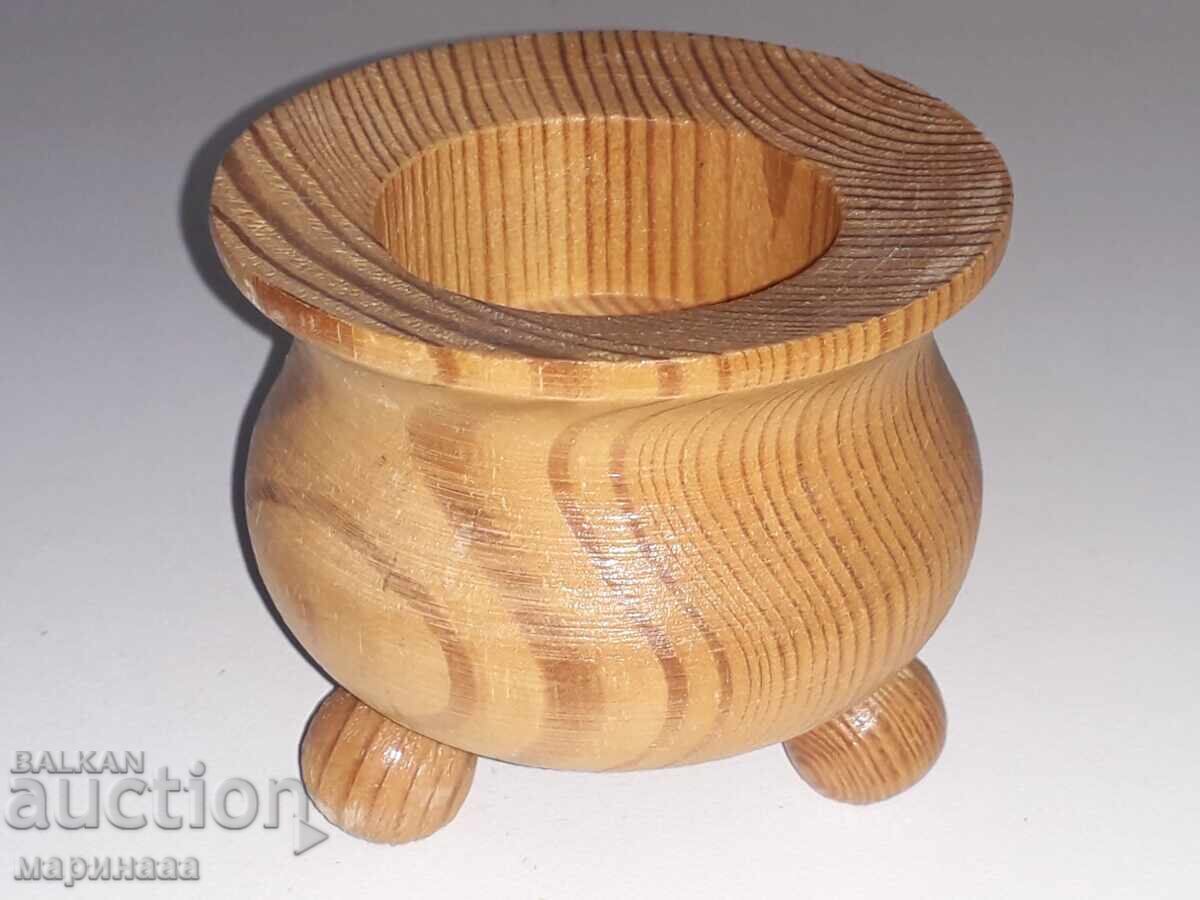 SET OF CANDLE HOLDERS. WOOD - 6 SET OF CANDLE HOLDERS. WOOD - 6