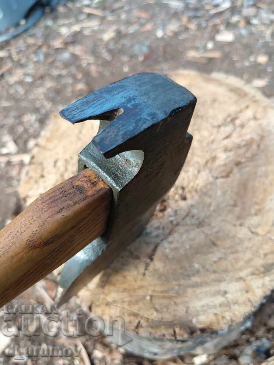 Παράδοση Παλιό γερμανικό στρατιωτικό τσεκούρι - Bundeswehr