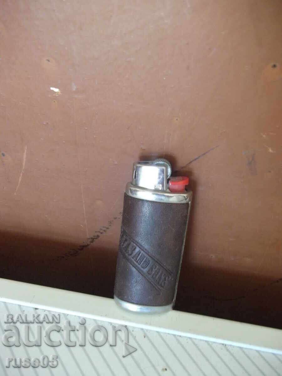 Запалка"GEORGE KARELIAS AND SONS"газова с камъче с мекпламък