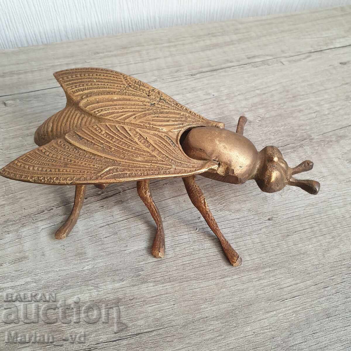 Livrarea Cenușar din bronz, muscă Livrarea Cenușar din bronz, muscă