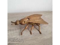 Cenușar din bronz, muscă