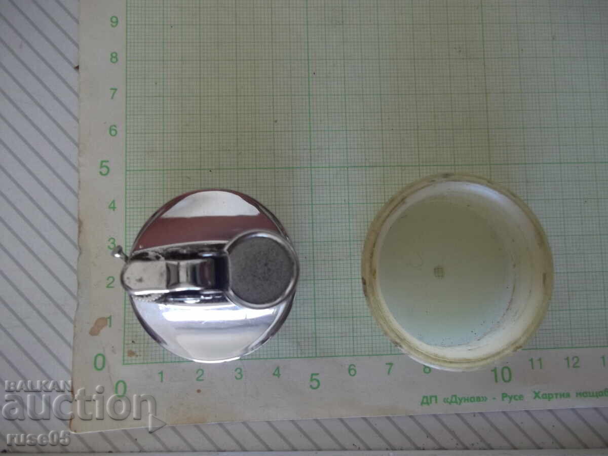 Delivery of Piezoelectric gas lighter with soft flame