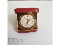 Ceas deșteptător mini vintage Home Clock Co într-o husă de piele