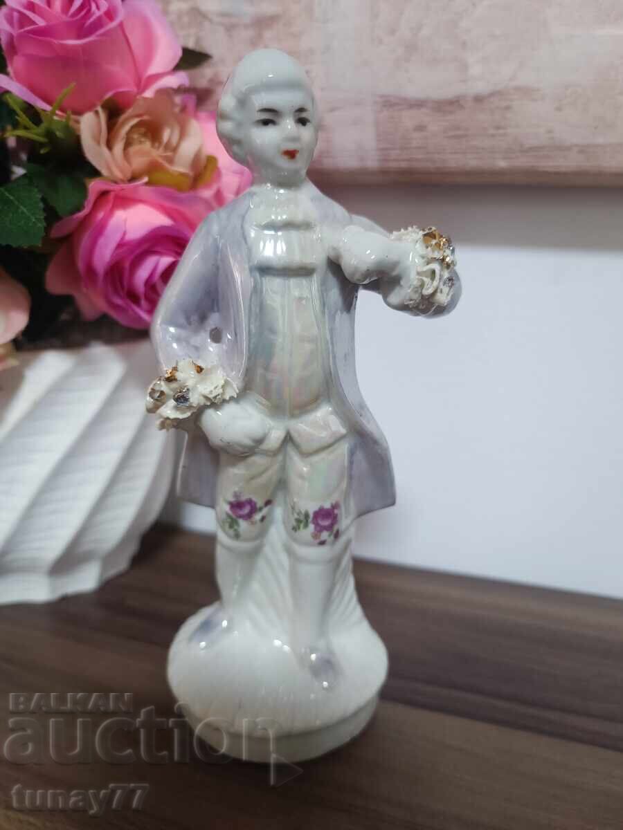 Πορσελάνινο ειδώλιο