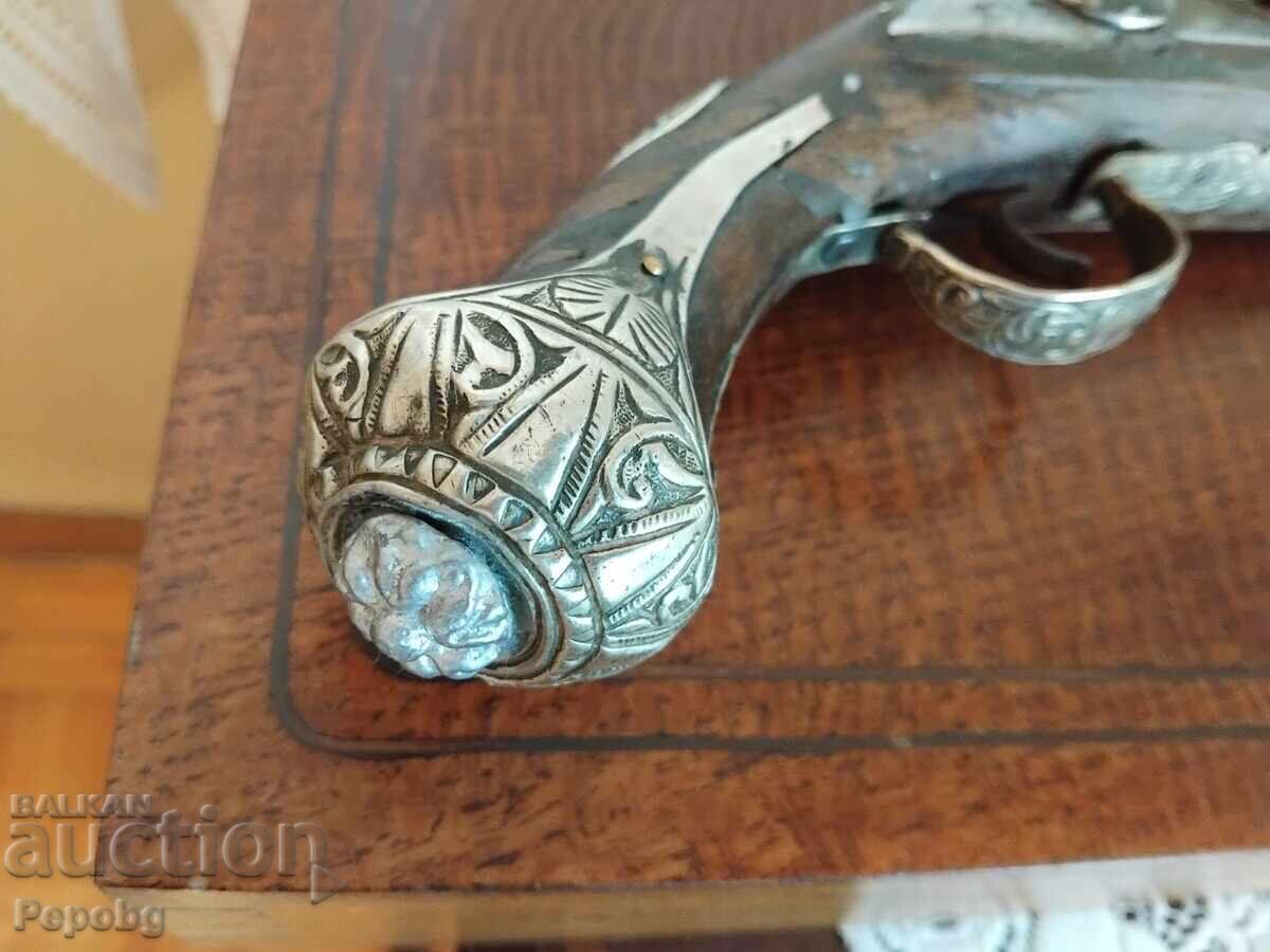 Стар кремъчен пищов, пистолет, револвер с цена 1350.00 лв. | € 690.24