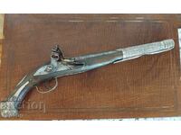 Pistol vechi cu cremene, pistol, revolver