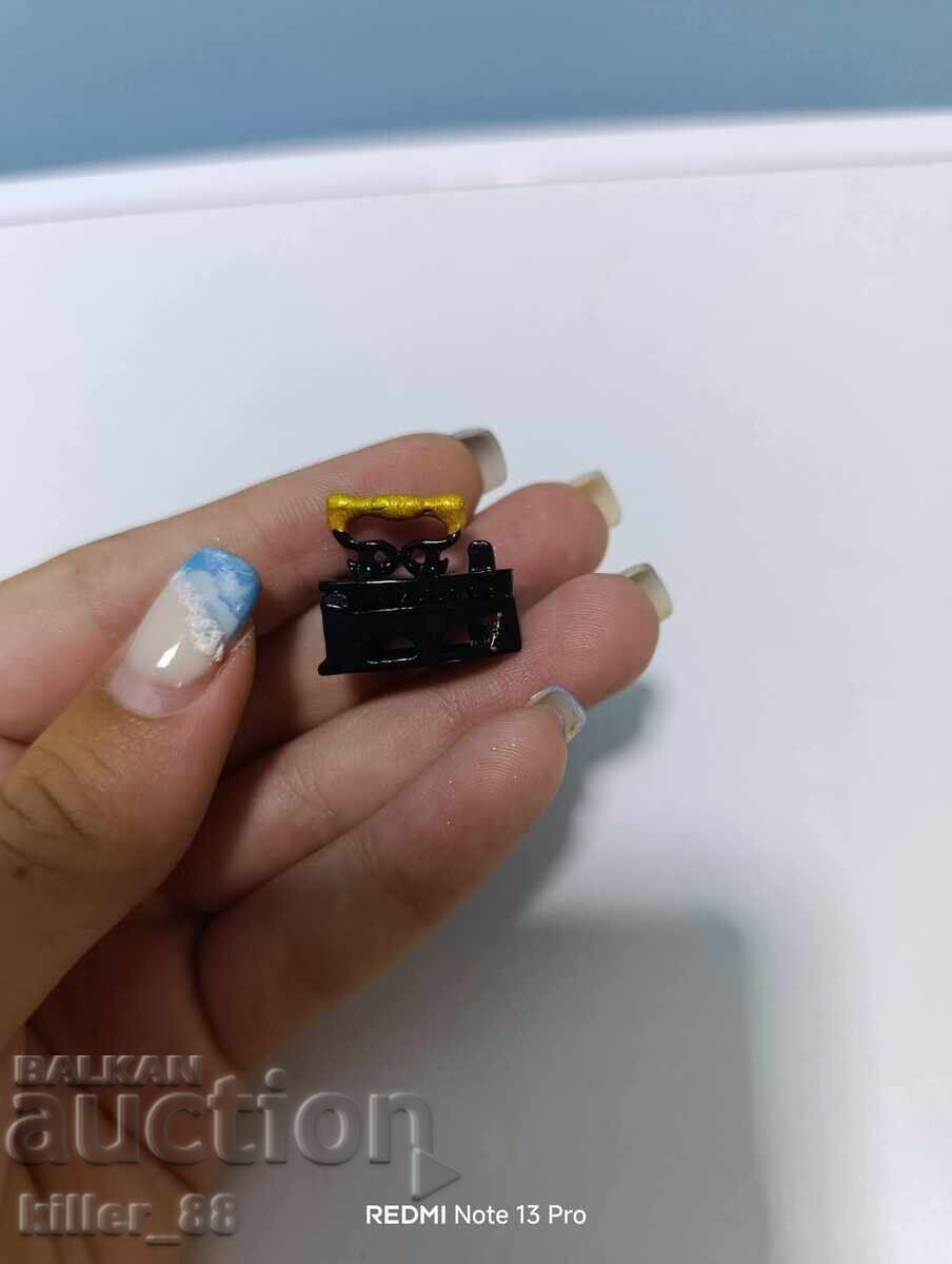 Miniatură fier de călcat pe cărbuni cu preț 15.00 BGN | € 7.67 Miniatură fier de călcat pe cărbuni cu preț 15.00 BGN | € 7.67