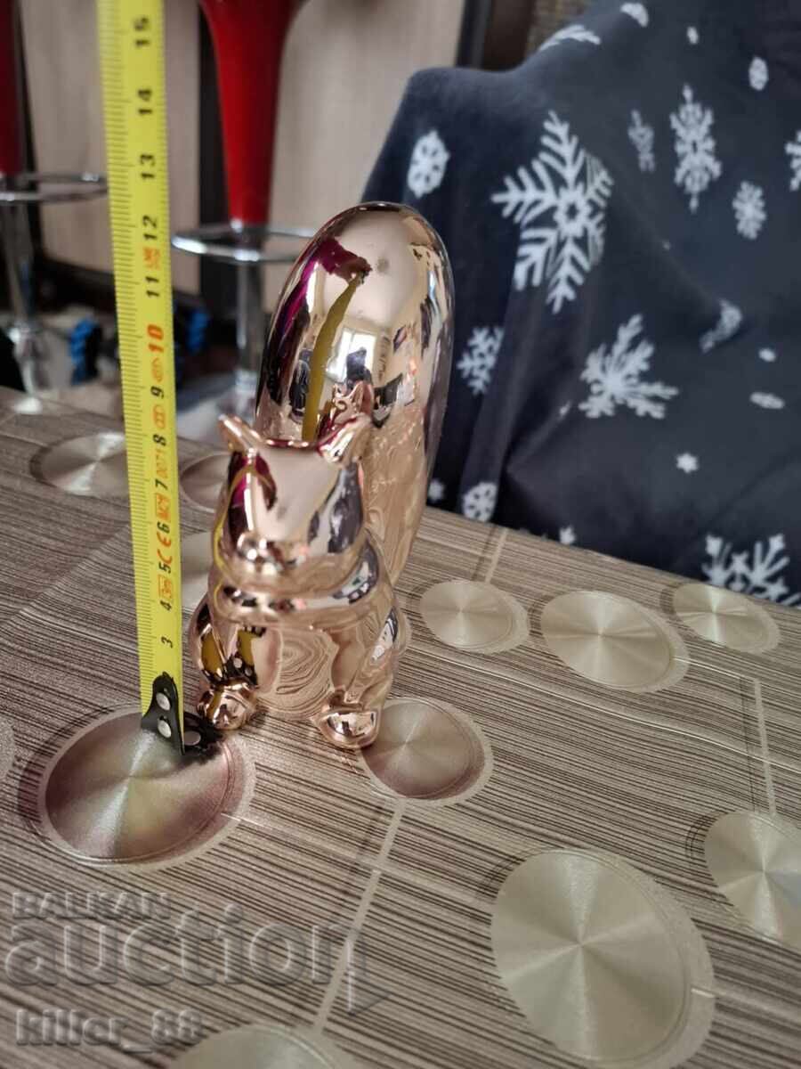 Delivery of Squirrel figurine with a pink hue