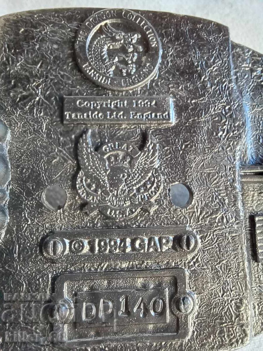 Θήκη με αναπτήρα και σημάδια με τιμή 50.00 BGN | € 25.56