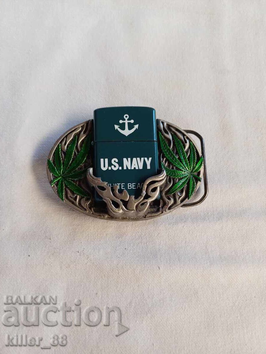 Θήκη με αναπτήρα και σημάδια