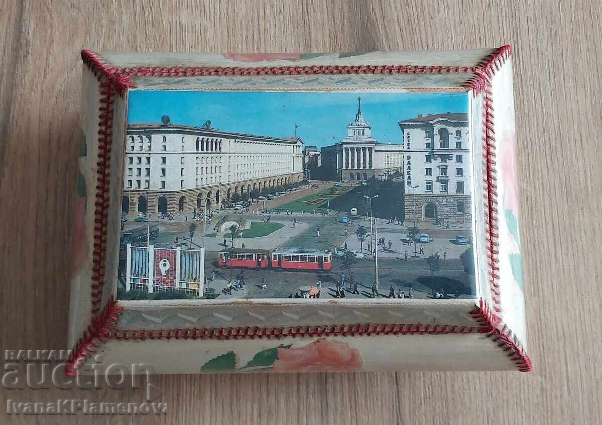 Auction Retro Box for Connoisseurs, Excellent Auction Retro Box for Connoisseurs, Excellent
