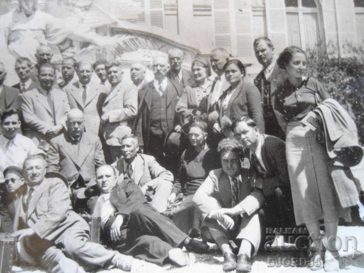 Аукцион Стара снимка, Яперней, предъ общинския домъ Аукцион Стара снимка, Яперней, предъ общинския домъ